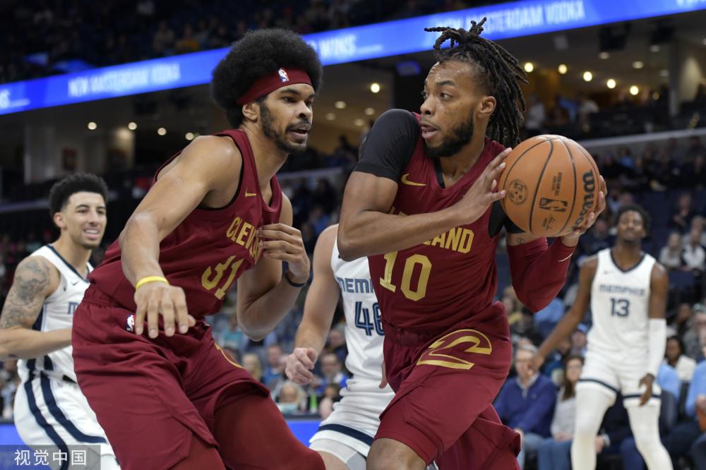 武磊与团队 武磊与团队