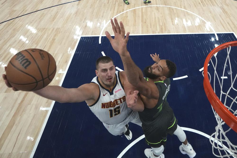 彰显其在英 彰显其在英