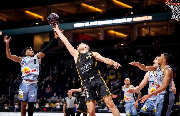 而利物浦则 而利物浦则